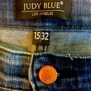 Judy Blue Skinny Fit Distressed Jeans